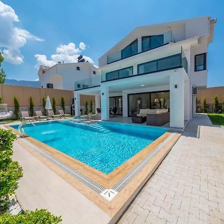 فيلة La Marbella