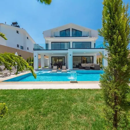 La Marbella فيلة فتحية