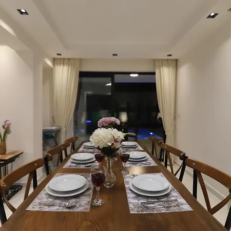 ヴィラ La Marbella *